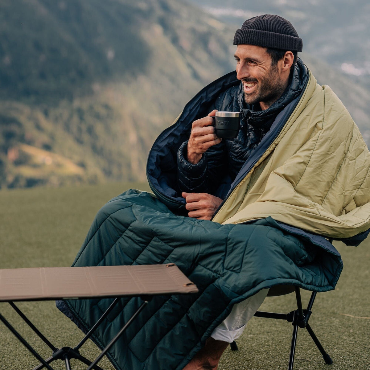 VOITED Slumber Zip Sack Blanket - Green Gabels / Dusty Sand