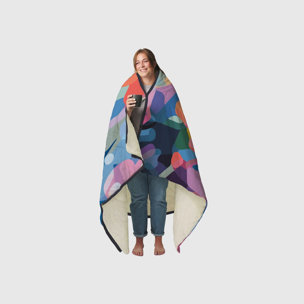 VOITED CloudTouch® Indoor/Outdoor Camping Blanket - Beyond Real