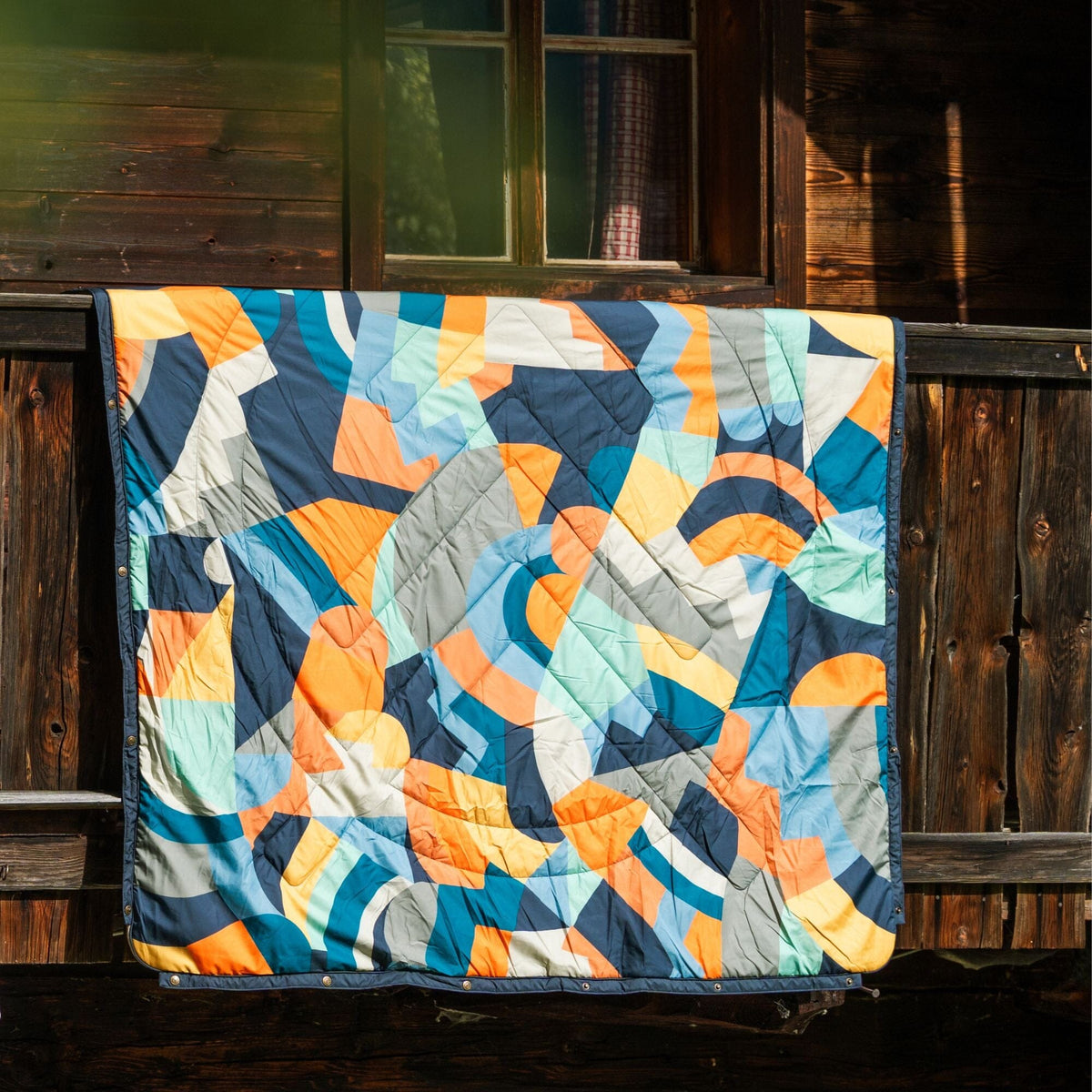 VOITED Mini Traveler Cream Indoor / Outdoor Camping Blanket - Farmers Market
