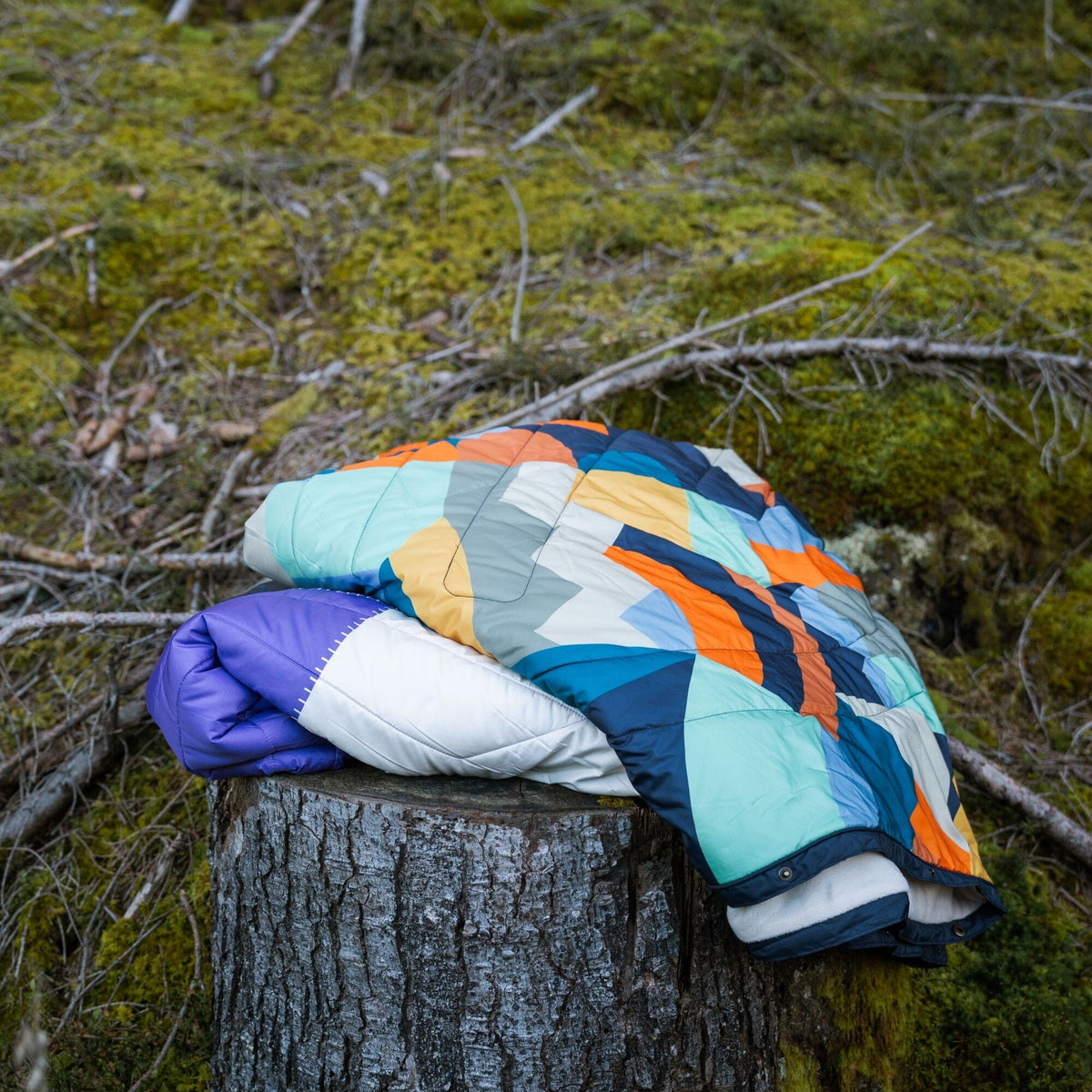 VOITED Mini Traveler Cream Indoor / Outdoor Camping Blanket - Farmers Market