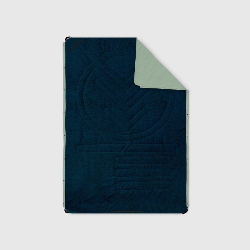 VOITED Compact Picnic & Beach Blanket - Ocean Navy/Cameo Green