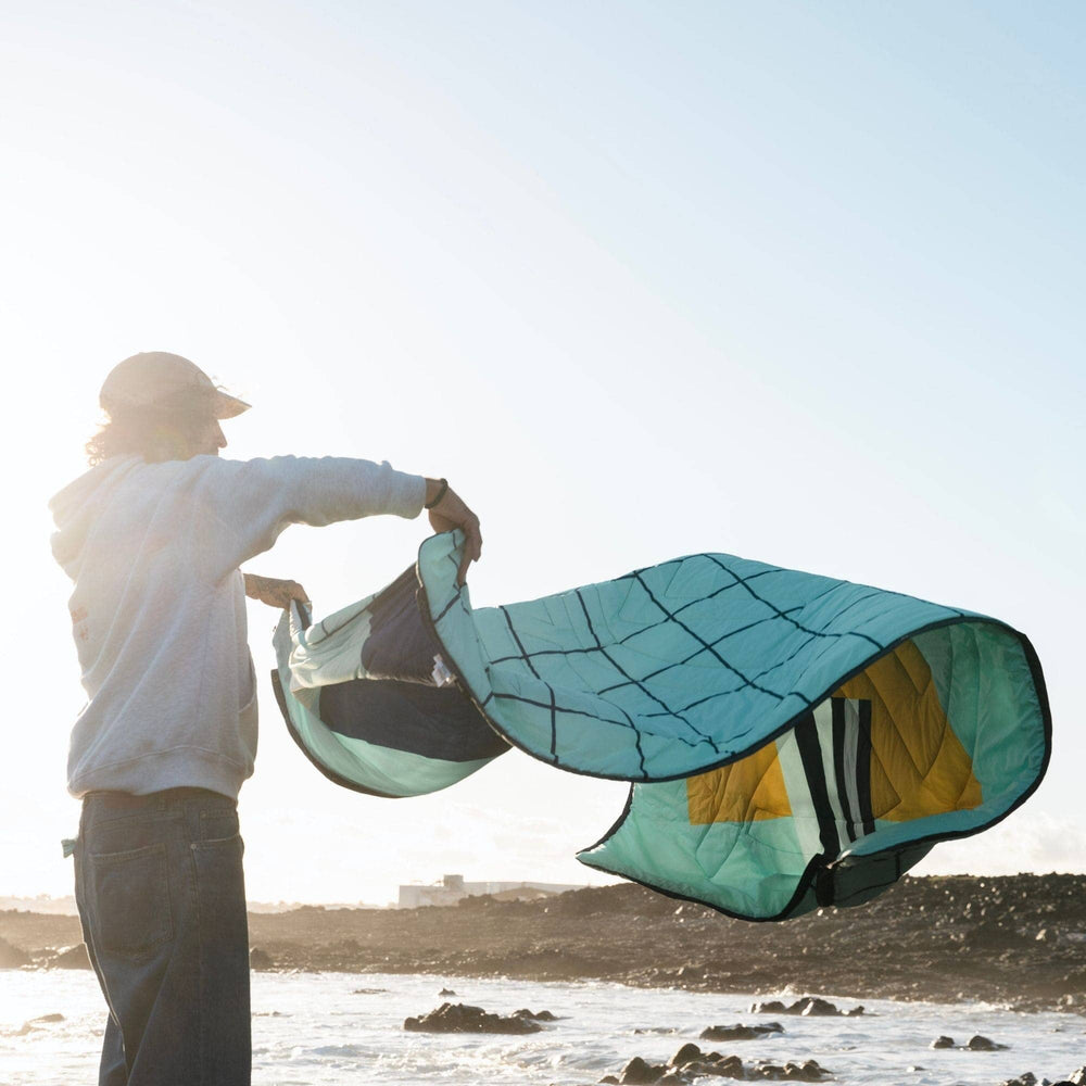 VOITED Recycled Ripstop Outdoor Camping Blanket - Pool/Eden