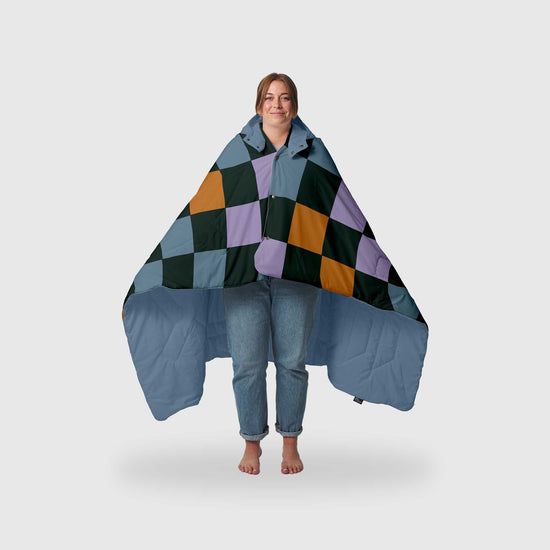 VOITED Compact & Versatile Travel Blanket with Hoodie Cheeckers