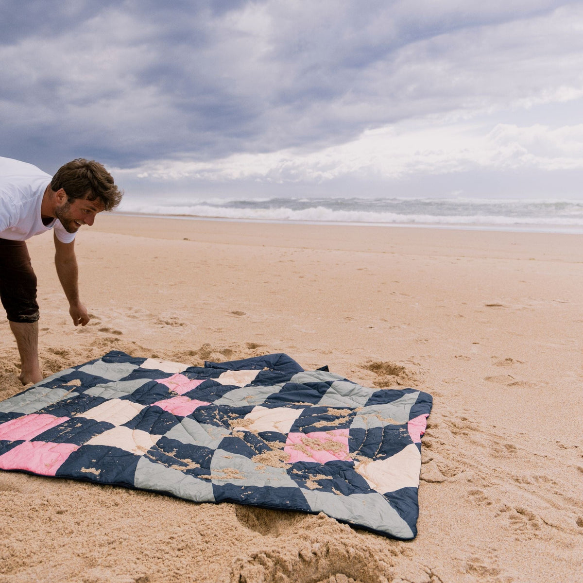 VOITED Recycled Ripstop Travel Blanket - Wavecheck/Graphite
