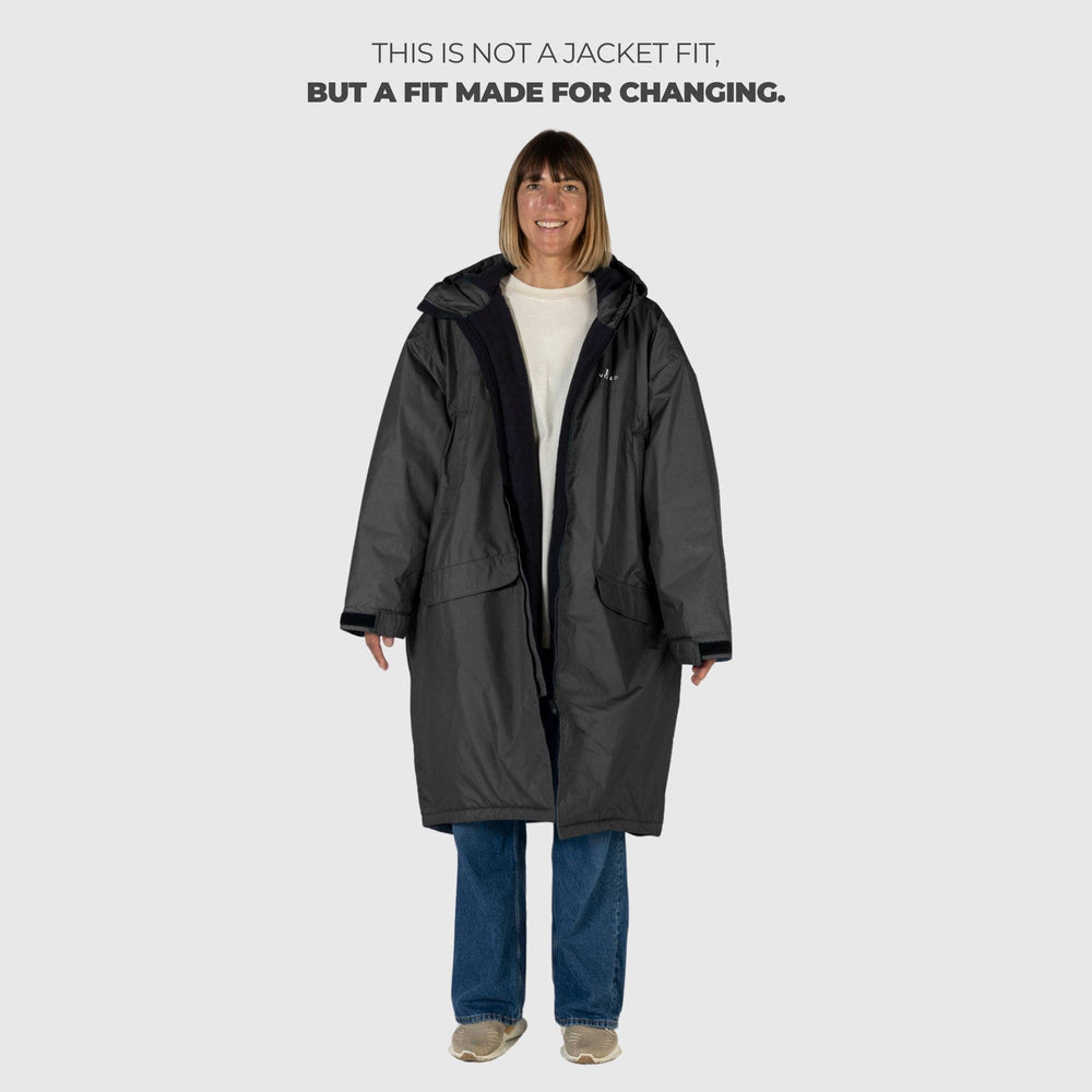 VOITED Changing Robe 3.0 in Black - Stay Warm & Dry Outdoors – VOITED UK