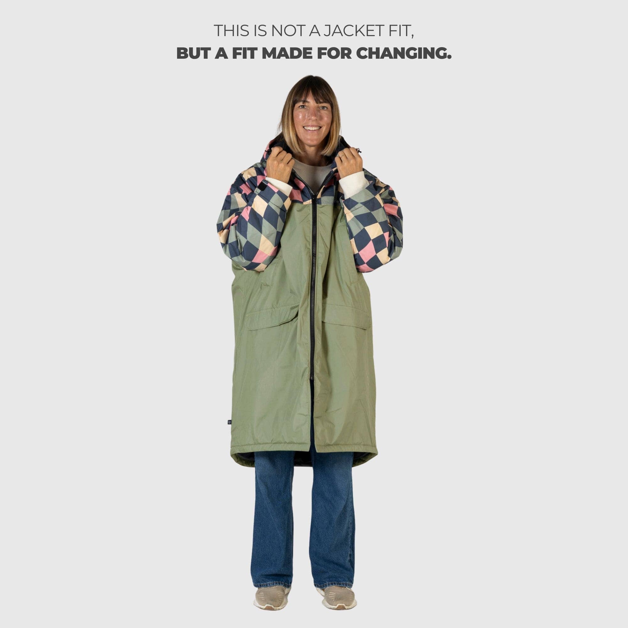 VOITED Changing Robe 3.0 in Wavecheck - Stay Warm & Dry Outdoors ...