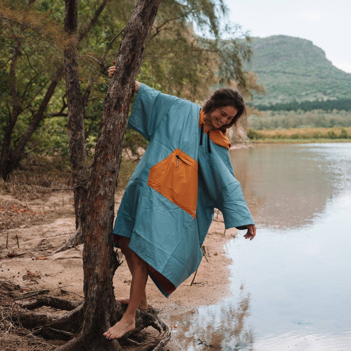 VOITED Micro Fleece Poncho - Mountain Spring/Sundial
