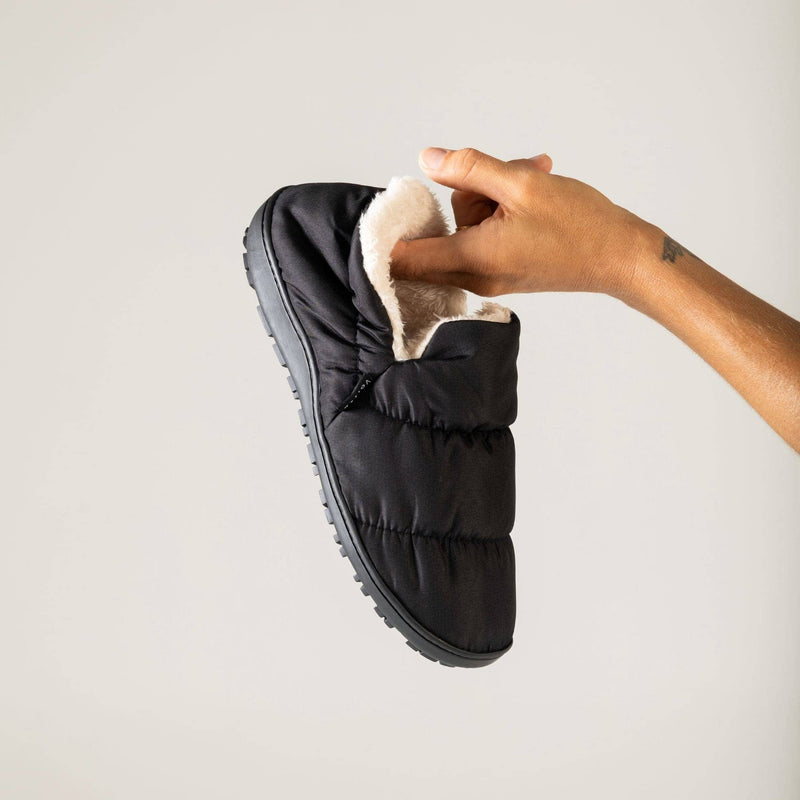 VOITED CloudTouch® Slippers - Lightweight, Indoor/Outdoor Fleece-Lined Camping Slippers - Black