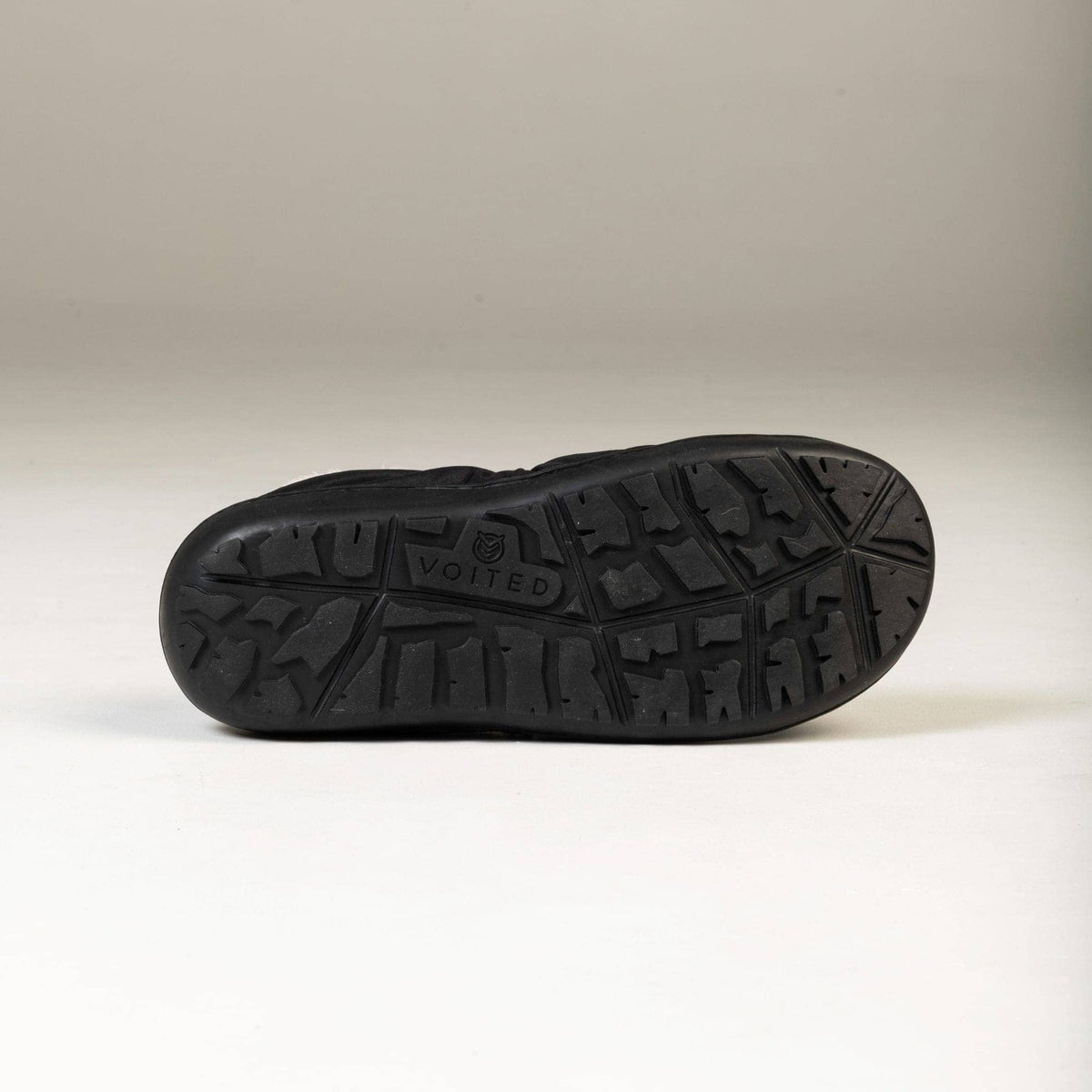 VOITED CloudTouch® Slippers - Lightweight, Indoor/Outdoor Fleece-Lined Camping Slippers - Black