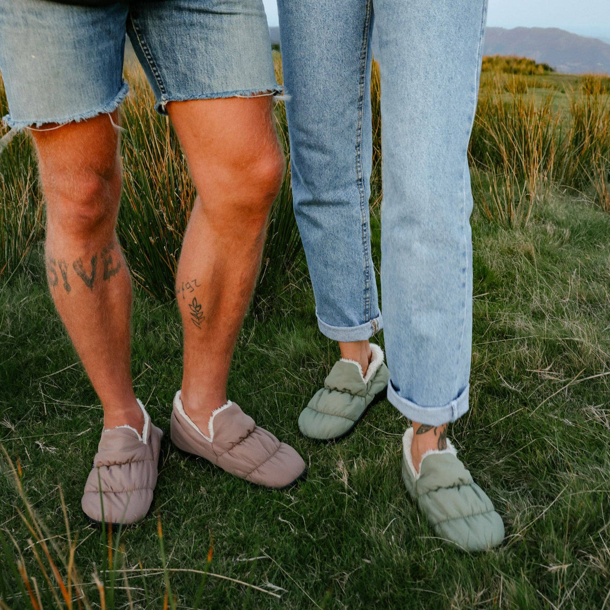 VOITED CloudTouch® Slippers - Lightweight, Indoor/Outdoor Fleece-Lined Camping Slippers - Mudstone