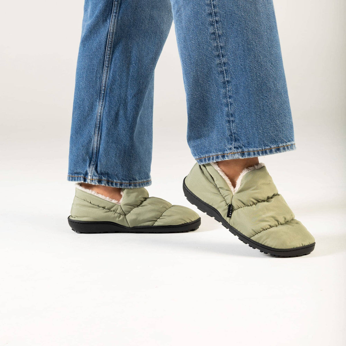 VOITED CloudTouch® Slippers - Lightweight, Indoor/Outdoor Fleece-Lined Camping Slippers - Sage