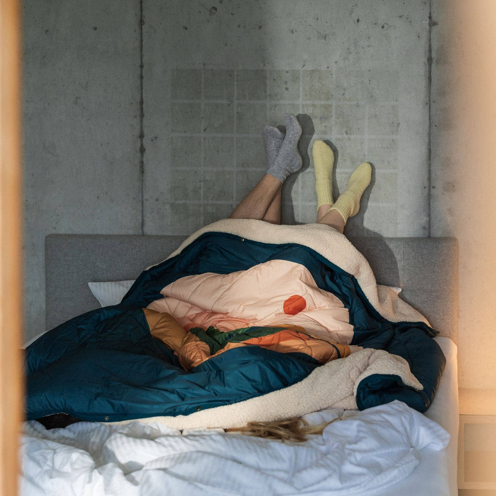 VOITED Queen CloudTouch® Indoor/Outdoor Camping Blanket - Day & Night