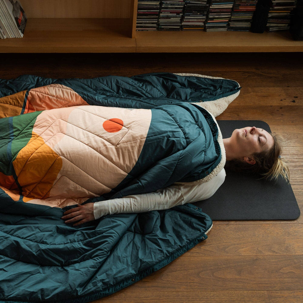 VOITED Queen CloudTouch® Indoor/Outdoor Camping Blanket - Day & Night