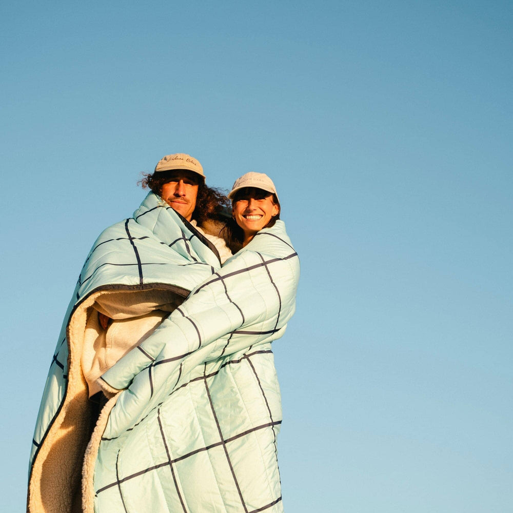 VOITED Queen CloudTouch® Indoor/Outdoor Camping Blanket - Pool