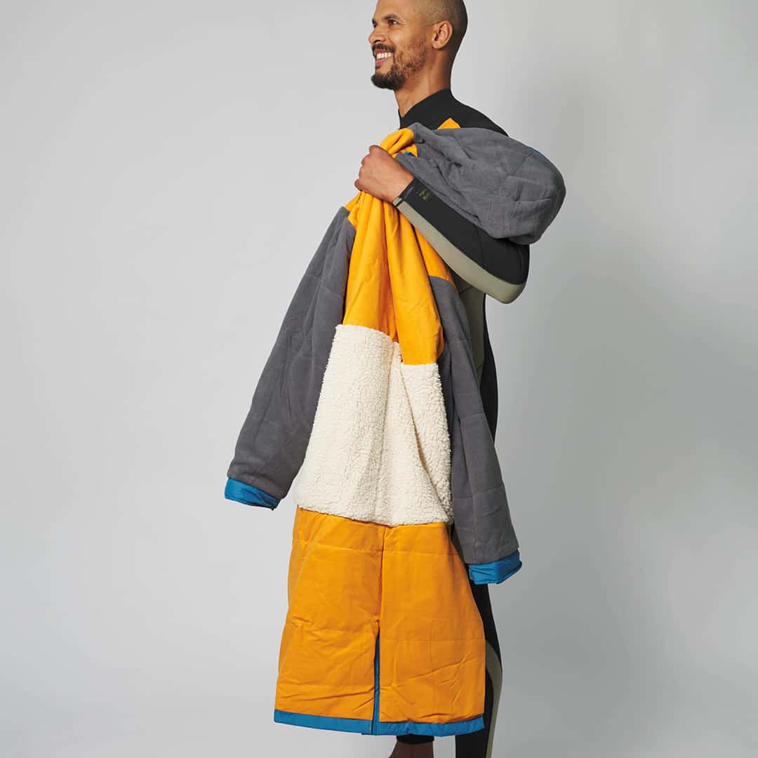 Beight Outdoor Robe VOITED Stay Dry and Warm Outdoors with Changing Robes - Dusty Sand ...